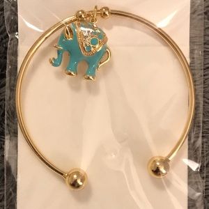 Elephant dangle bracelet